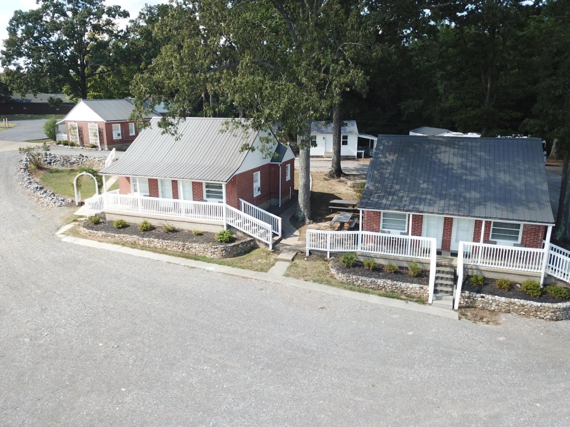 Early American Motel Aurora Eksteriør bilde